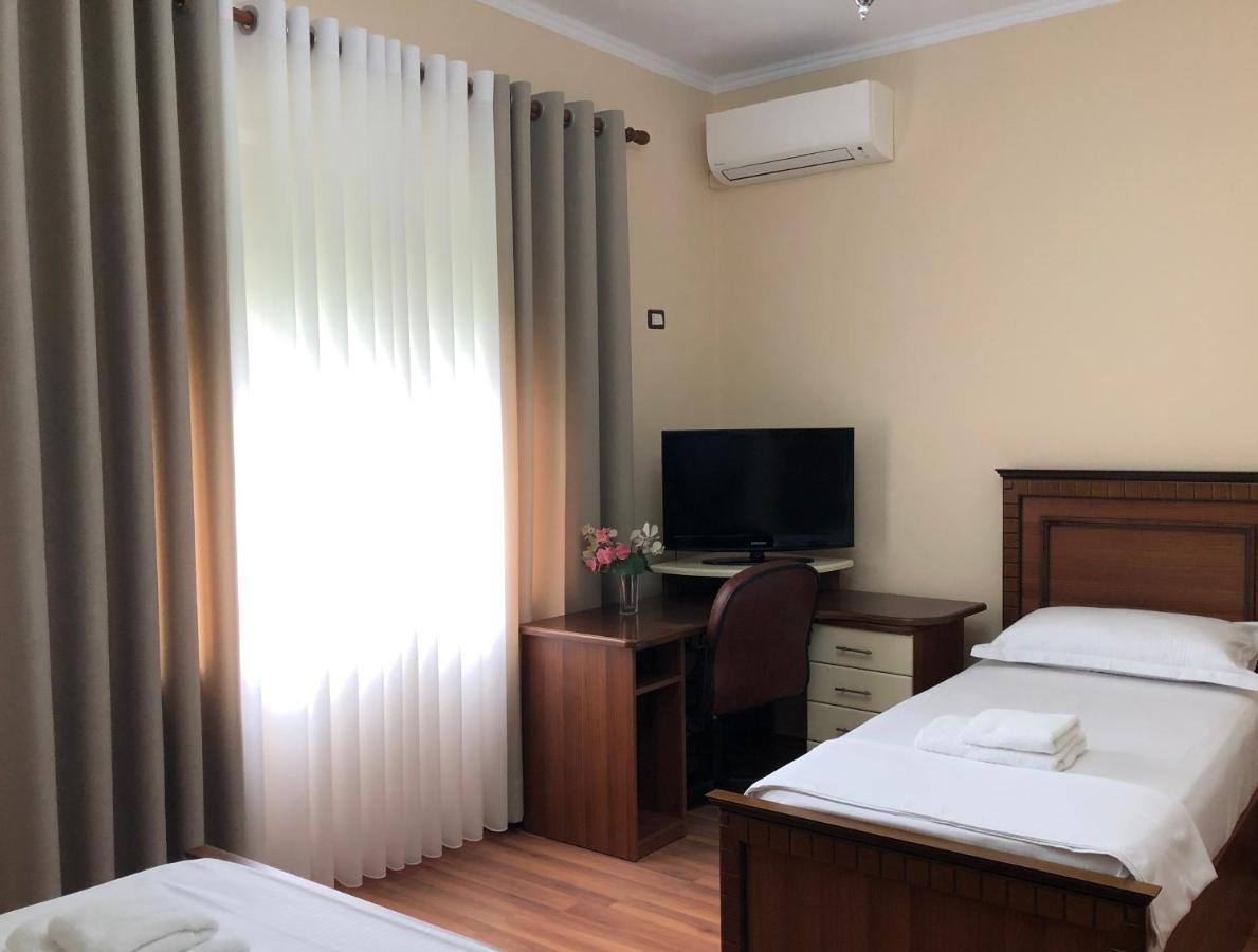 Villa Garden 베라트 외부 사진